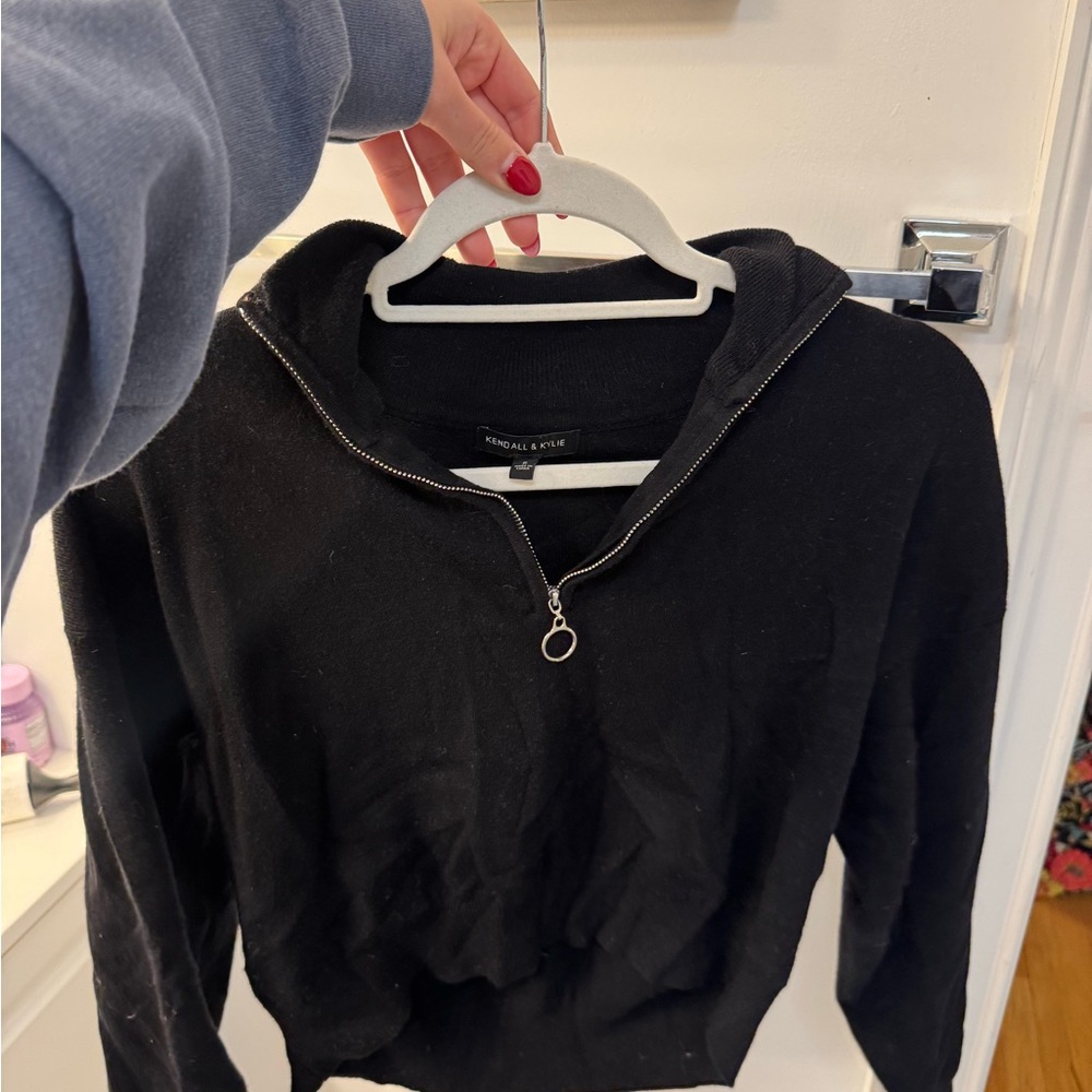 Kendall & Kylie Black Zippered Crop Hoodie